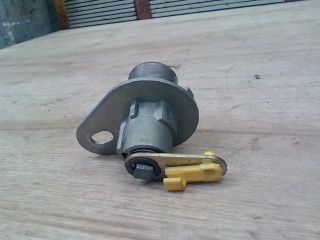 bontott HYUNDAI GETZ Csomagtérajtó Zárbetét