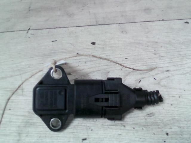 bontott HYUNDAI GETZ GPS Antenna