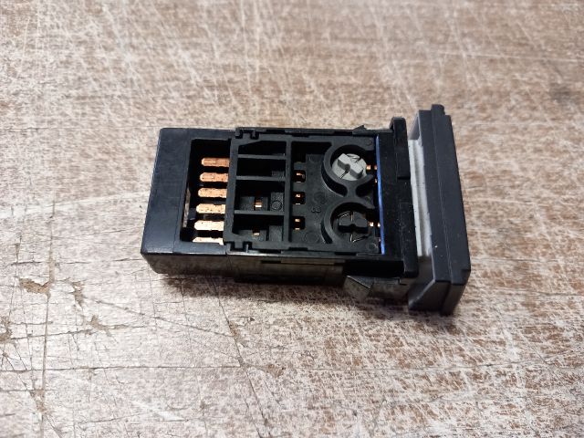 bontott HYUNDAI GETZ Hátsó Ködzárófény Kapcsoló