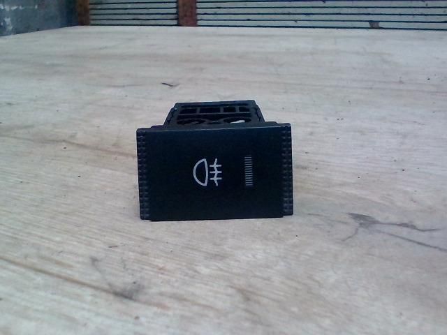 bontott HYUNDAI GETZ Hátsó Ködzárófény Kapcsoló