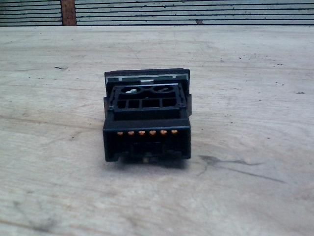 bontott HYUNDAI GETZ Hátsó Ködzárófény Kapcsoló