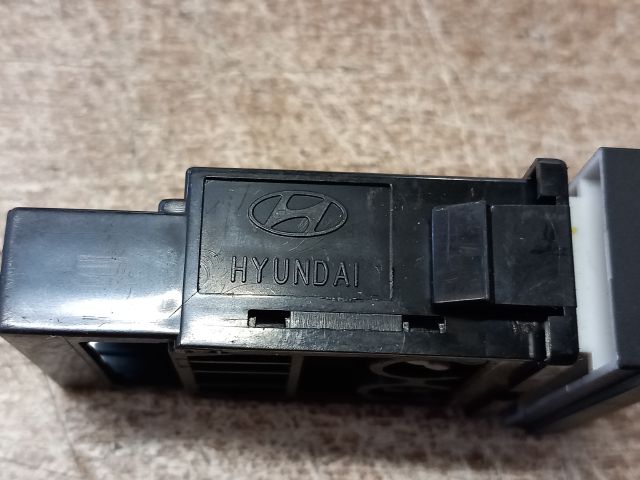 bontott HYUNDAI GETZ Hátsó Ködzárófény Kapcsoló