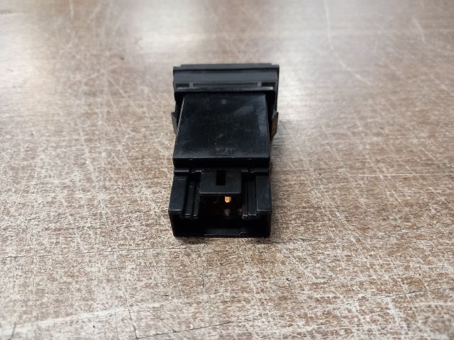 bontott HYUNDAI GETZ Hátsó Ködzárófény Kapcsoló