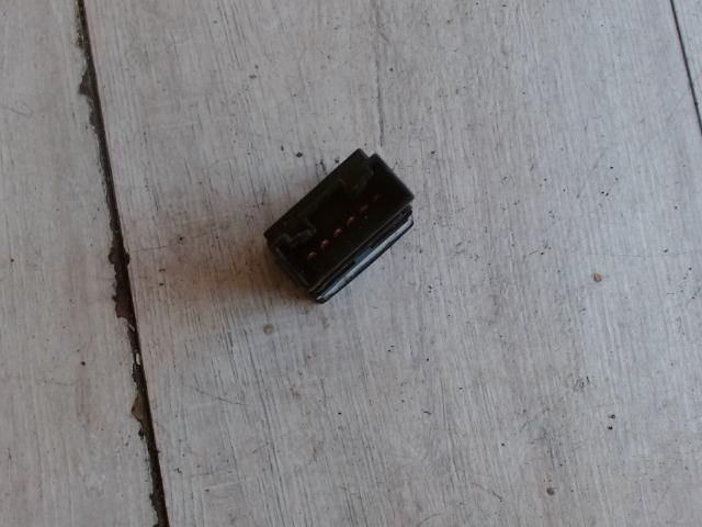 bontott HYUNDAI GETZ Hátsó Ködzárófény Kapcsoló