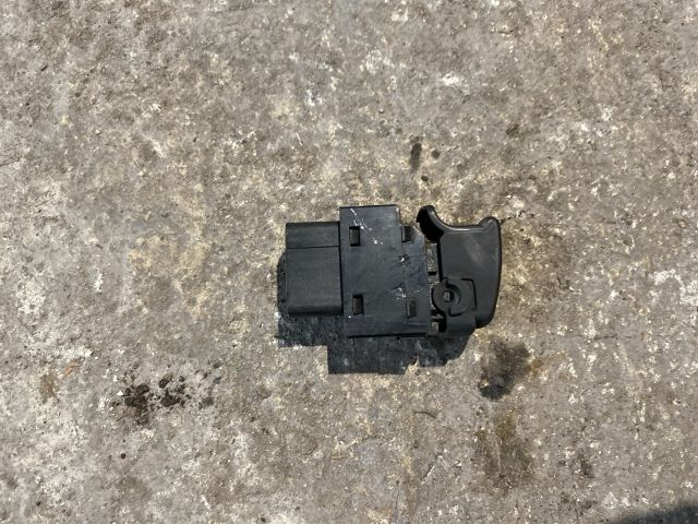 bontott HYUNDAI GETZ Jobb első Ablakemelő Kapcsoló