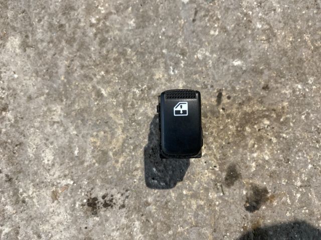 bontott HYUNDAI GETZ Jobb első Ablakemelő Kapcsoló