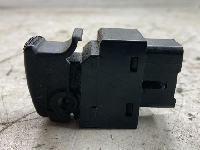 bontott HYUNDAI GETZ Jobb első Ablakemelő Kapcsoló