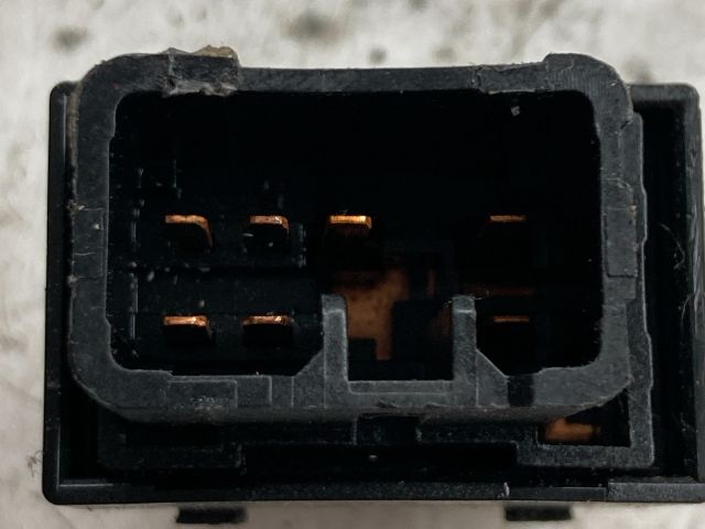 bontott HYUNDAI GETZ Jobb első Ablakemelő Kapcsoló