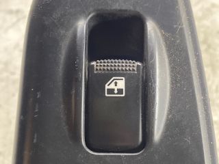 bontott HYUNDAI GETZ Jobb első Ablakemelő Kapcsoló