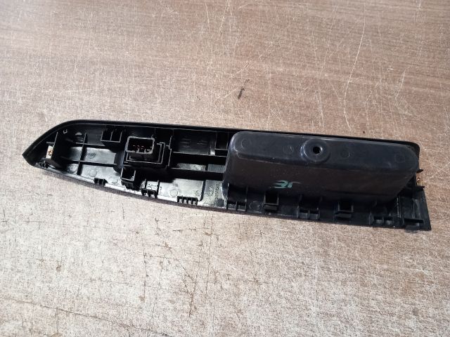 bontott HYUNDAI GETZ Jobb első Ablakemelő Kapcsoló