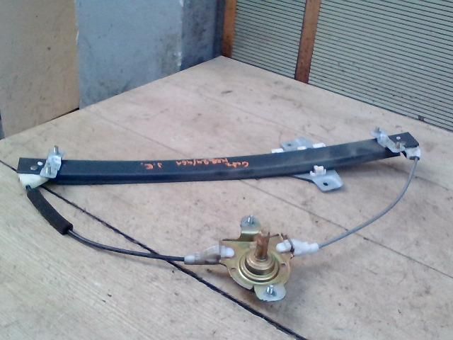 bontott HYUNDAI GETZ Jobb első Ablakemelő Szerkezet (Mechanikus)