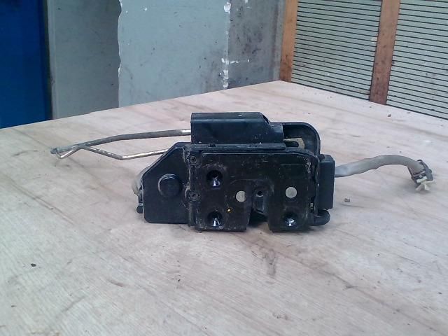 bontott HYUNDAI GETZ Jobb első Ajtózár