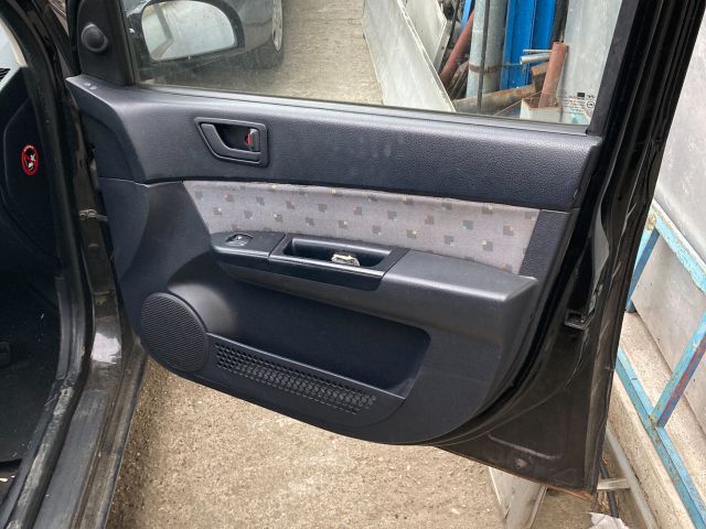 bontott HYUNDAI GETZ Jobb első Belső Küszöb Burkolat