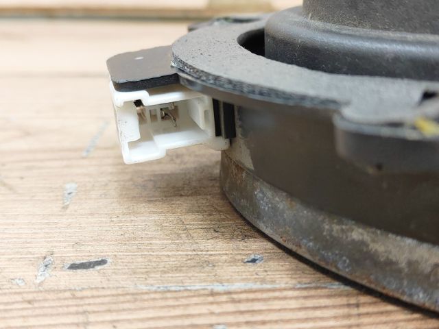 bontott HYUNDAI GETZ Jobb első Hangszóró