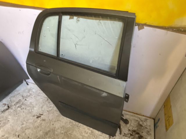 bontott HYUNDAI GETZ Jobb hátsó Ajtó (Részeivel)