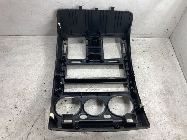 bontott HYUNDAI GETZ Középkonzol Keret