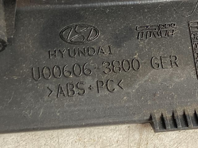 bontott HYUNDAI GETZ Középkonzol Keret