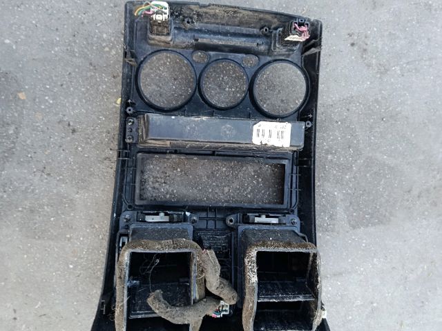 bontott HYUNDAI GETZ Középkonzol Keret