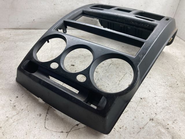 bontott HYUNDAI GETZ Középkonzol Keret