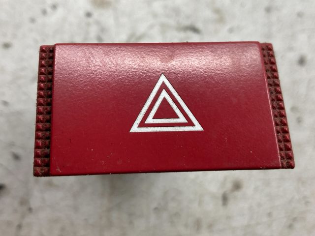 bontott HYUNDAI GETZ Vészvillogó Kapcsoló