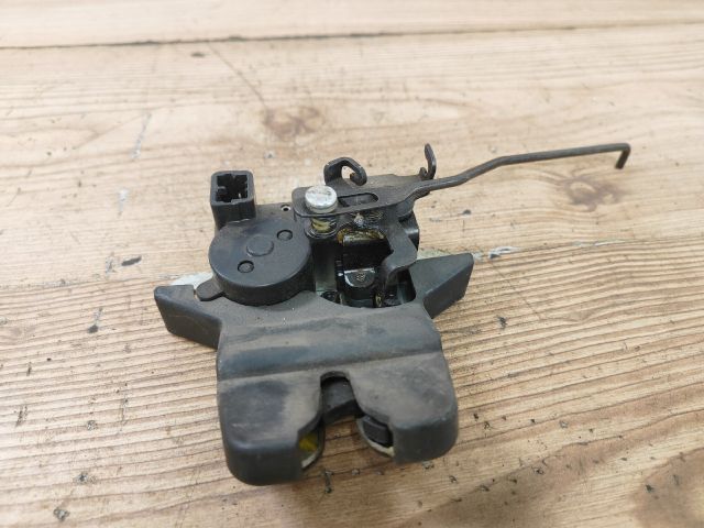 bontott HYUNDAI GRANDEUR Csomagtérajtó Zárszerkezet