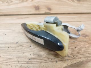 bontott HYUNDAI GRANDEUR Jobb hátsó Külső Kilincs