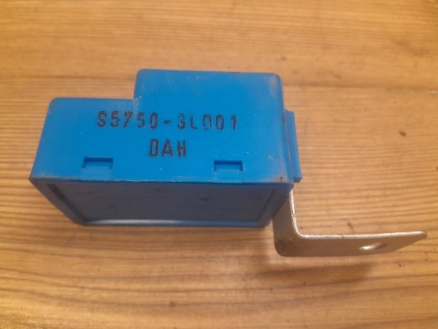 bontott HYUNDAI GRANDEUR Tolatóradar Hangszóró