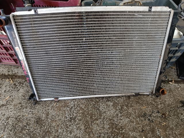 bontott HYUNDAI H-1 Vízhűtő Radiátor (Nem klímás)