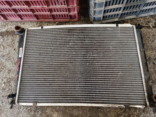 bontott HYUNDAI H-1 Vízhűtő Radiátor (Nem klímás)