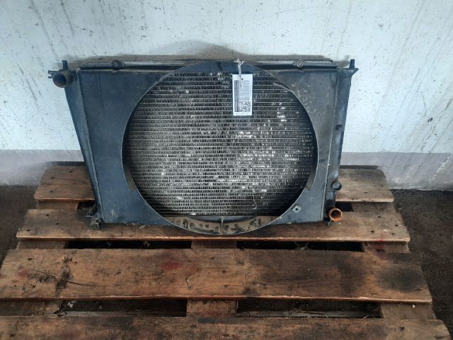 bontott HYUNDAI H-1 Vízhűtő Radiátor (Nem klímás)
