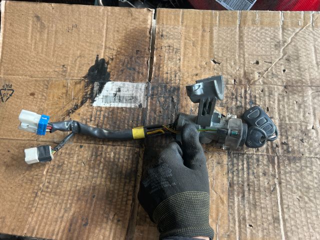 bontott HYUNDAI H-1 Gyújtáskapcsoló