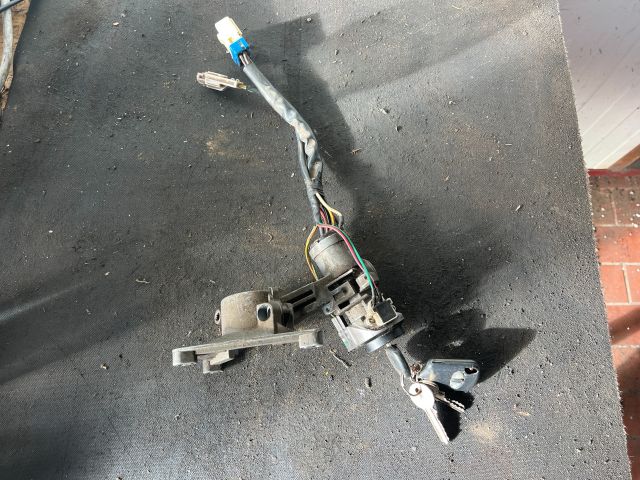 bontott HYUNDAI H-1 Gyújtáskapcsoló