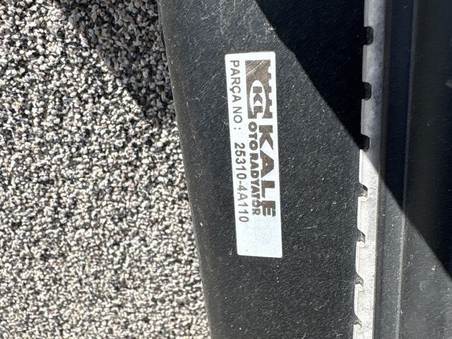 bontott HYUNDAI H-1 Vízhűtő Radiátor (Nem klímás)