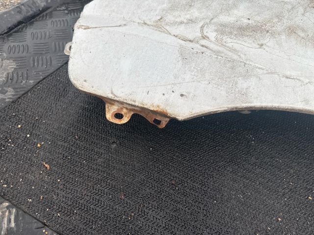 bontott HYUNDAI H-1 Bal első Sárvédő