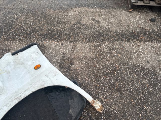 bontott HYUNDAI H-1 Bal első Sárvédő