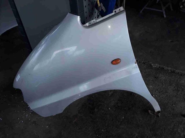 bontott HYUNDAI H-1 Bal első Sárvédő