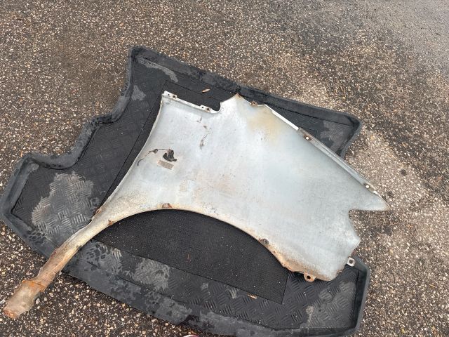 bontott HYUNDAI H-1 Bal első Sárvédő