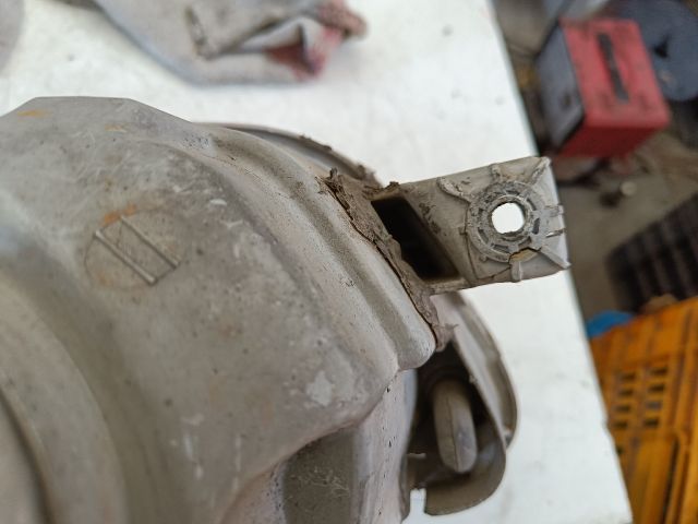 bontott HYUNDAI H-1 Bal Fényszóró