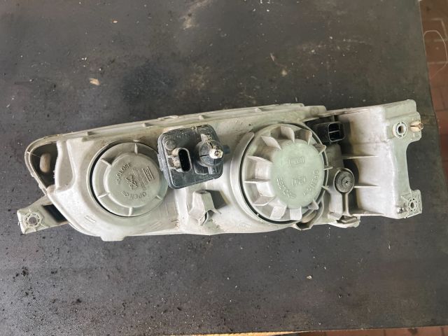 bontott HYUNDAI H-1 Bal Fényszóró