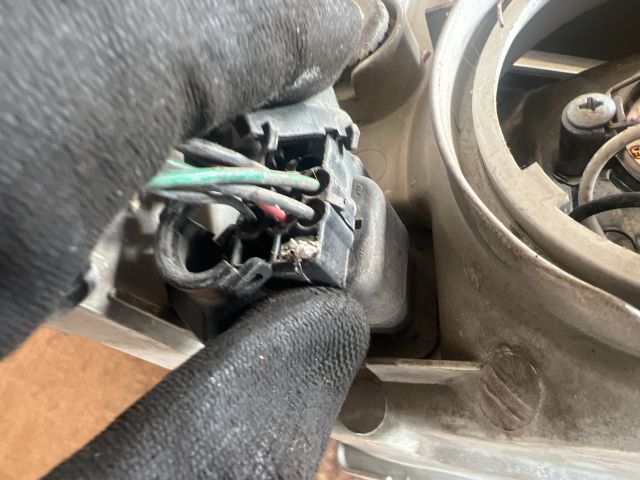 bontott HYUNDAI H-1 Bal Fényszóró