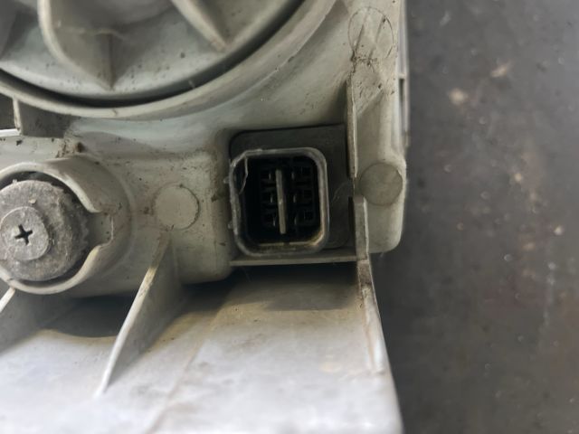 bontott HYUNDAI H-1 Bal Fényszóró