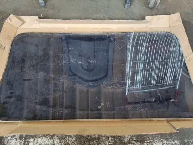 bontott HYUNDAI H-1 Bal hátsó Fixüveg (Ajtóban)