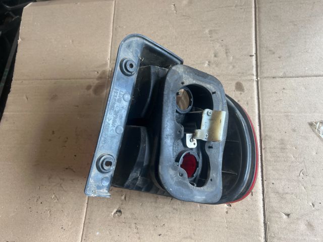 bontott HYUNDAI H-1 Bal Hátsó Lámpa