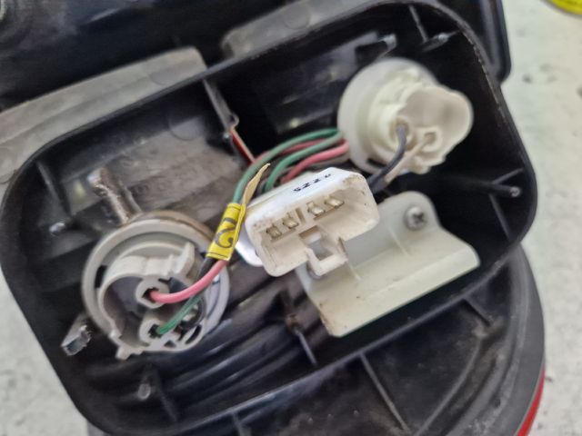 bontott HYUNDAI H-1 Bal Hátsó Lámpa