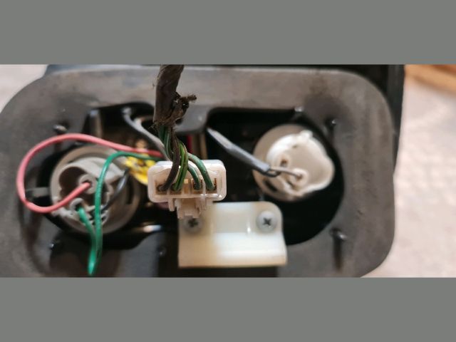 bontott HYUNDAI H-1 Bal Hátsó Lámpa