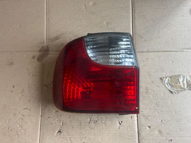 bontott HYUNDAI H-1 Bal Hátsó Lámpa