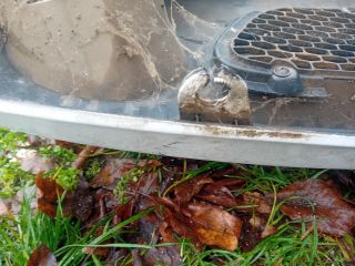 bontott HYUNDAI H-1 Első Lökhárító (Részeivel)