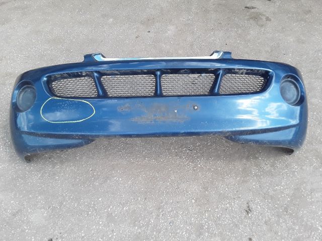 bontott HYUNDAI H-1 Első Lökhárító (Részeivel)