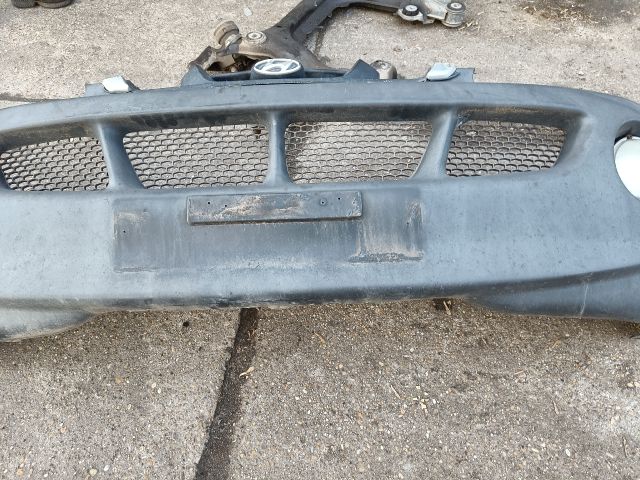 bontott HYUNDAI H-1 Első Lökhárító (Részeivel)