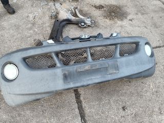 bontott HYUNDAI H-1 Első Lökhárító (Részeivel)